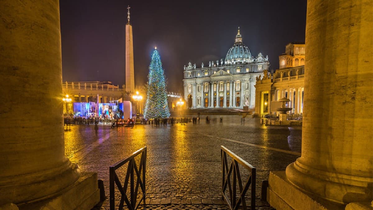 CHRISTMAS IN ST. PETER’S SQUARE