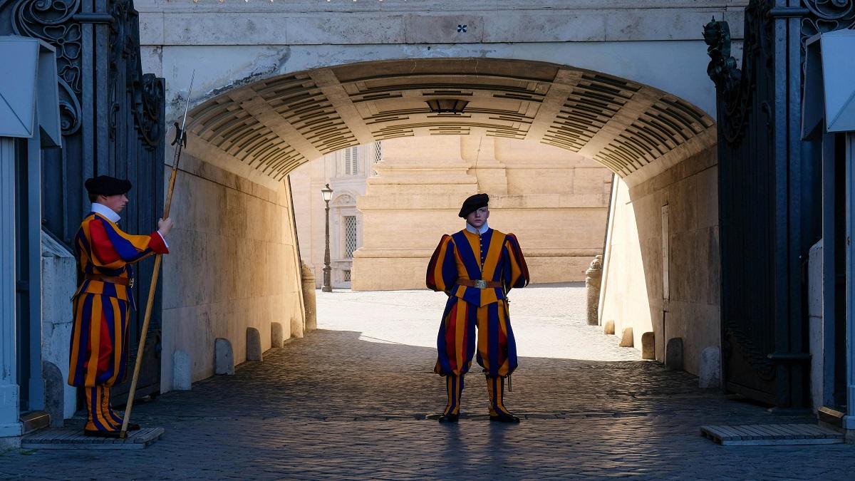 THE PONTIFICAL SWISS GUARD