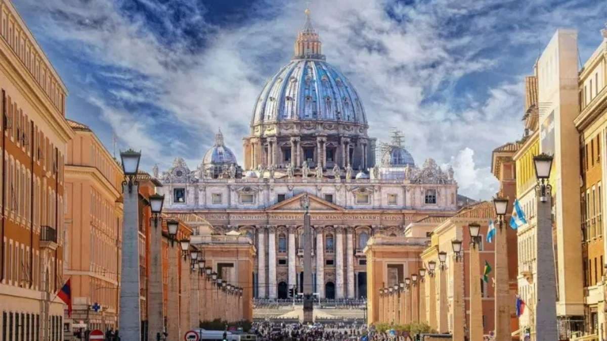 a tour inside st peters basilica