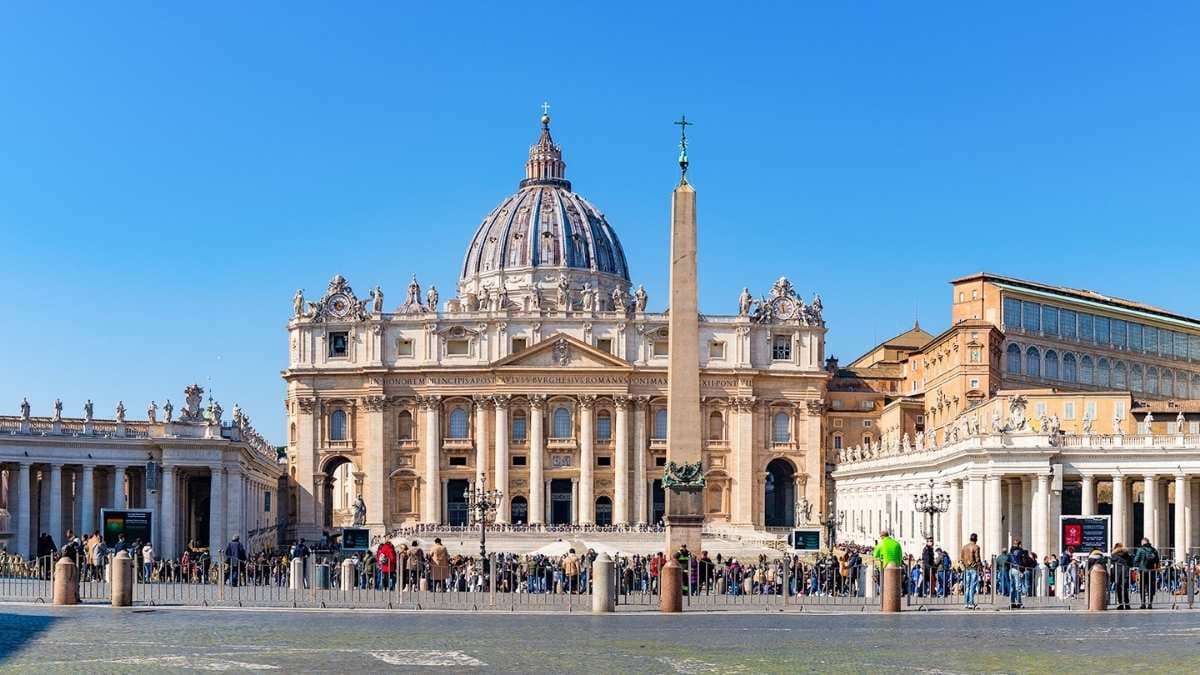 How an Audio Guide Transforms Your St. Peter’s Basilica Visit