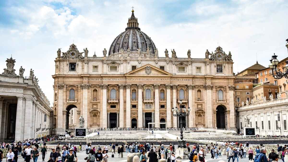 best time to visit St. Peter’s Basilica on Sunday